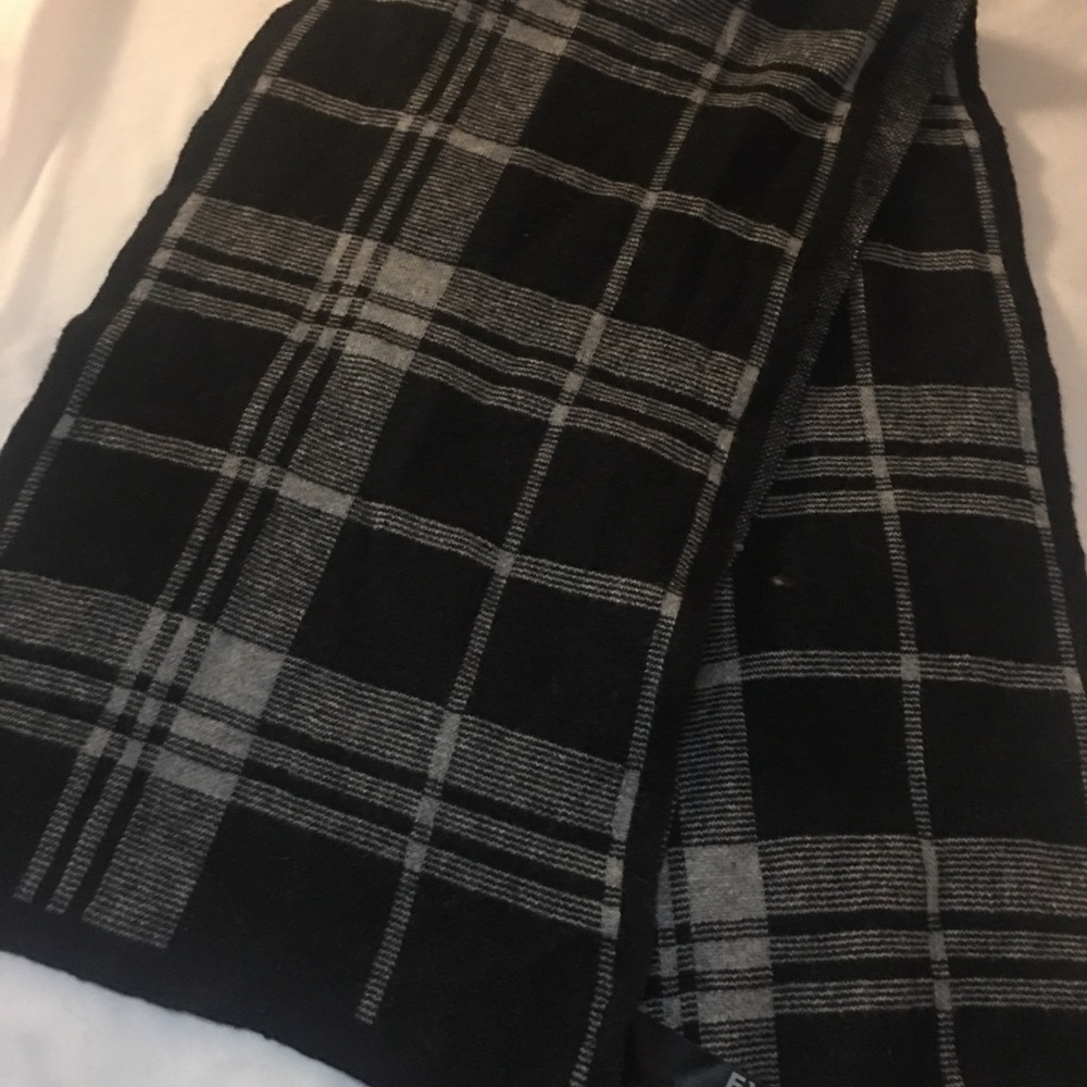 Express Scarf - Picture 2 of 2